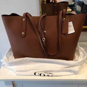 MARKET TOTE IN SADDLE